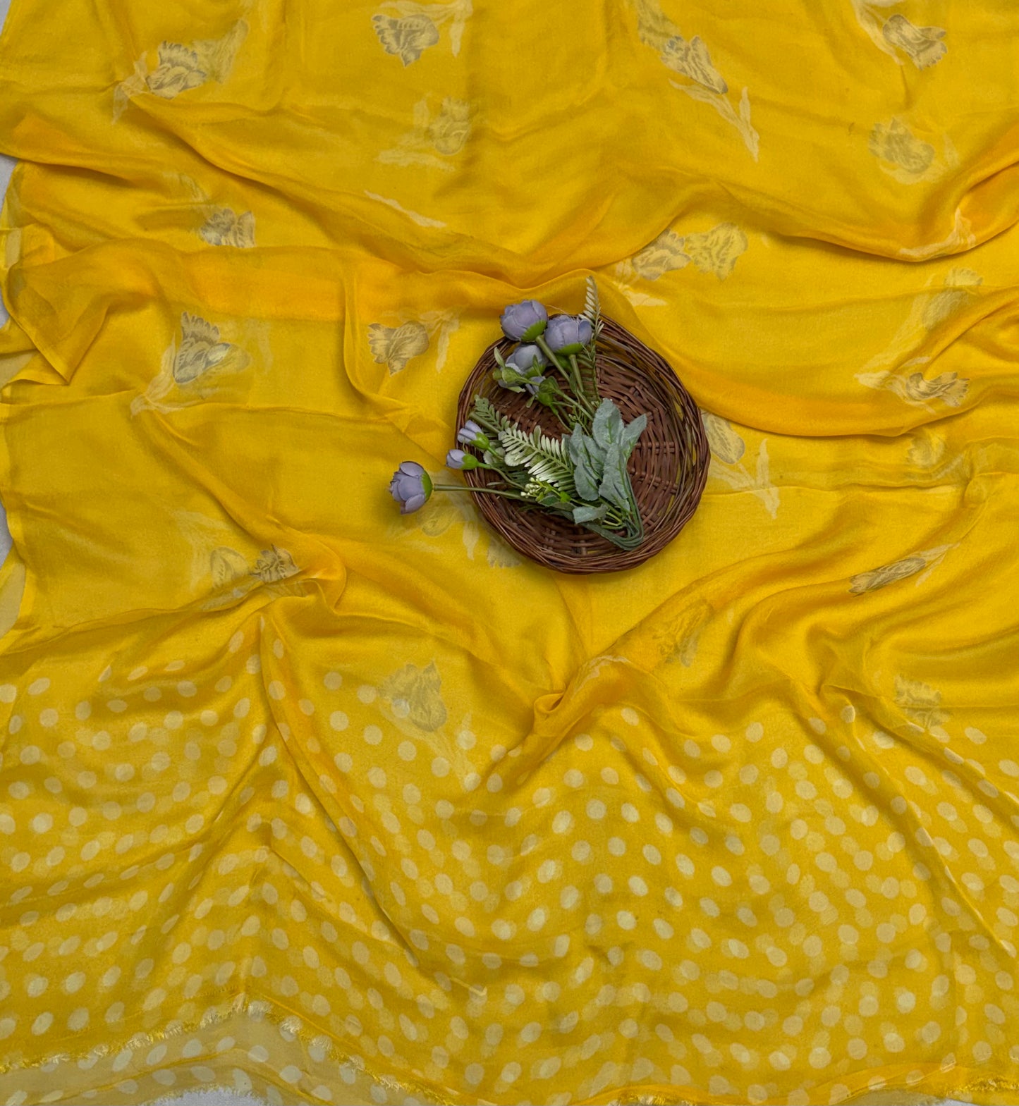 जॉर्जेट पोल्का डॉट ब्लैक एंड व्हाइट सूट फ़ैब्रिक / पोल्का डॉट्स सूट