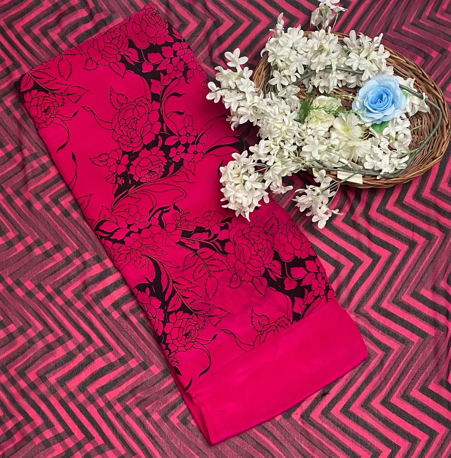 Crepe Magenta With Black Suit Fabric / Phoolon Ka Ghar