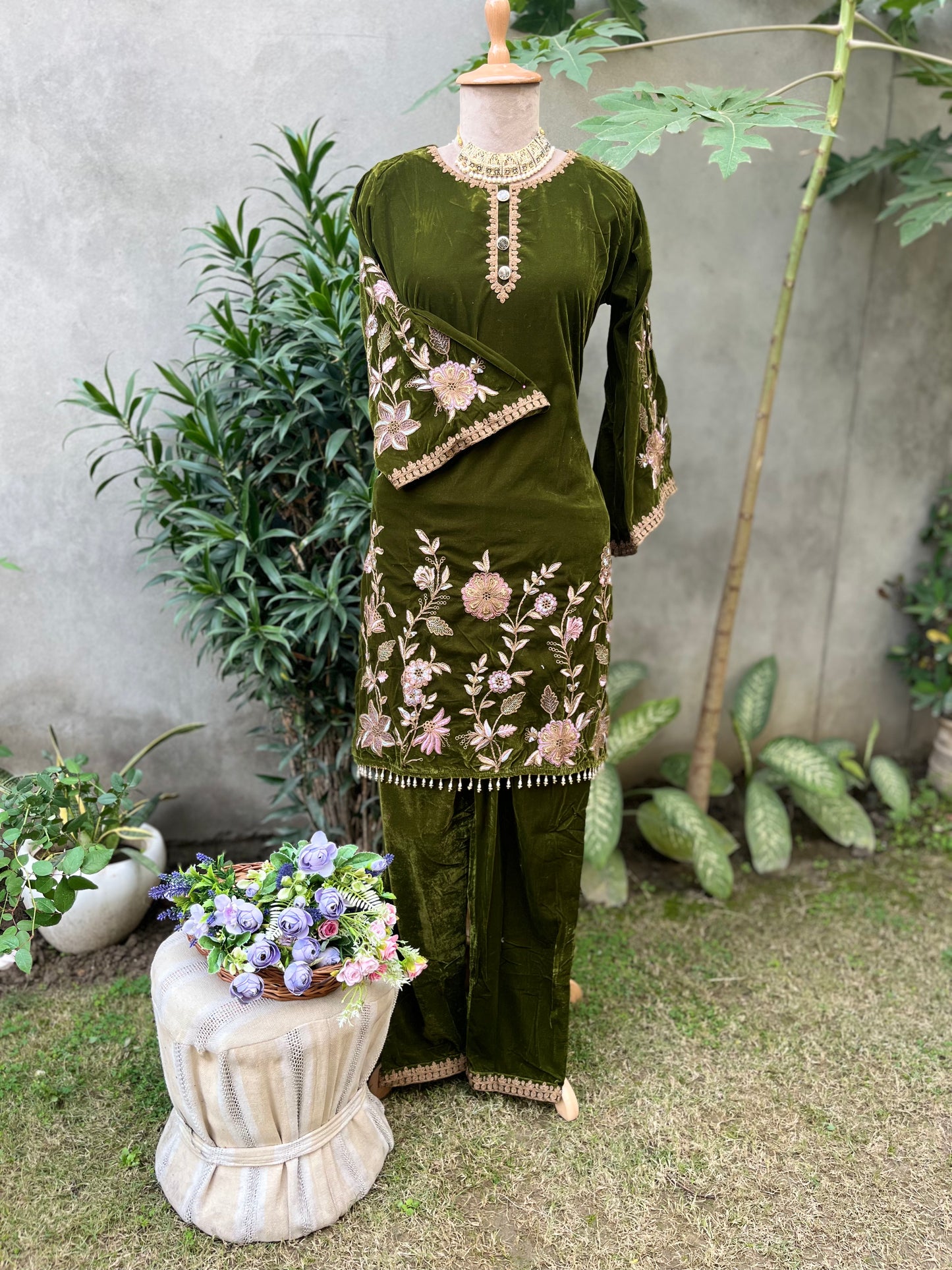Velvet Mehndi Green Co-Ord-Set / Super Sale Collection