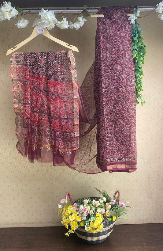 Cotton Aajrak Brown With Red Saree / Cotton Sarees