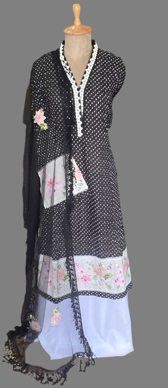 सफेद सूट फैब्रिक के साथ कॉटन ब्लैक / लेसी पोशाक