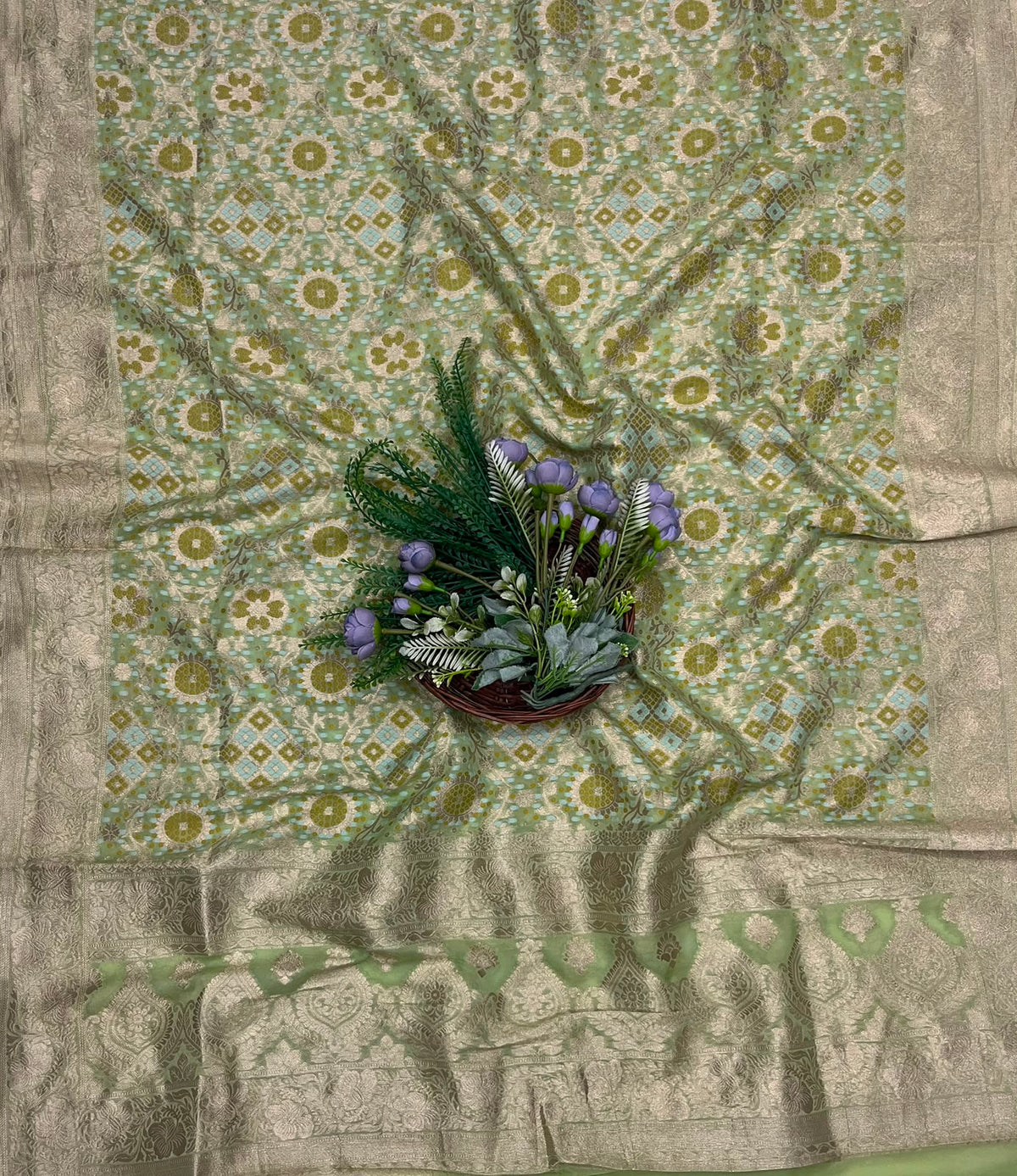 228C Banarasi Georgette Green Suit Fabric / CKC Banarasi Edit