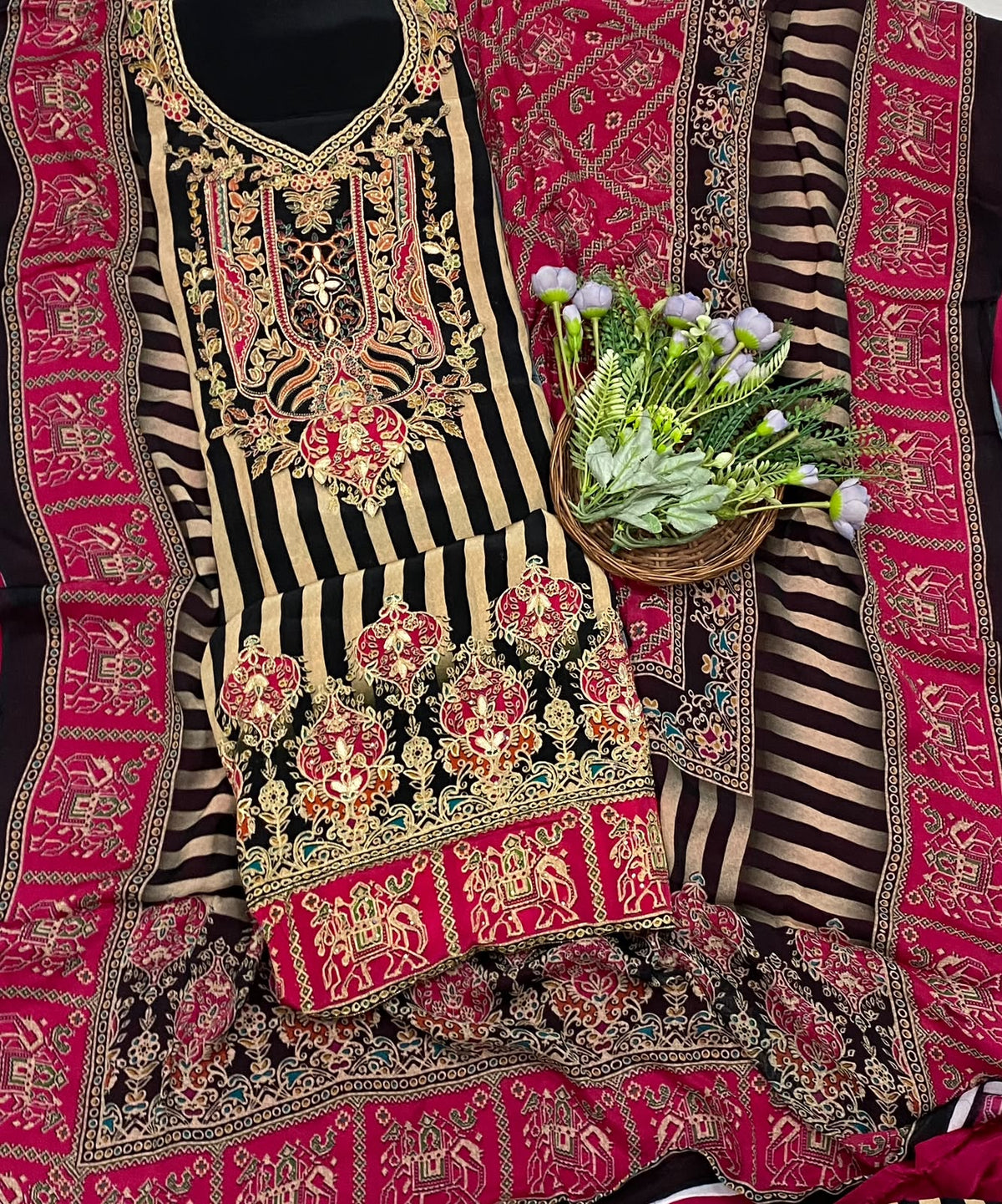 5E CREPE BLACK WITH MAJENTA SUIT FABRIC / CKC CREPE SUITS