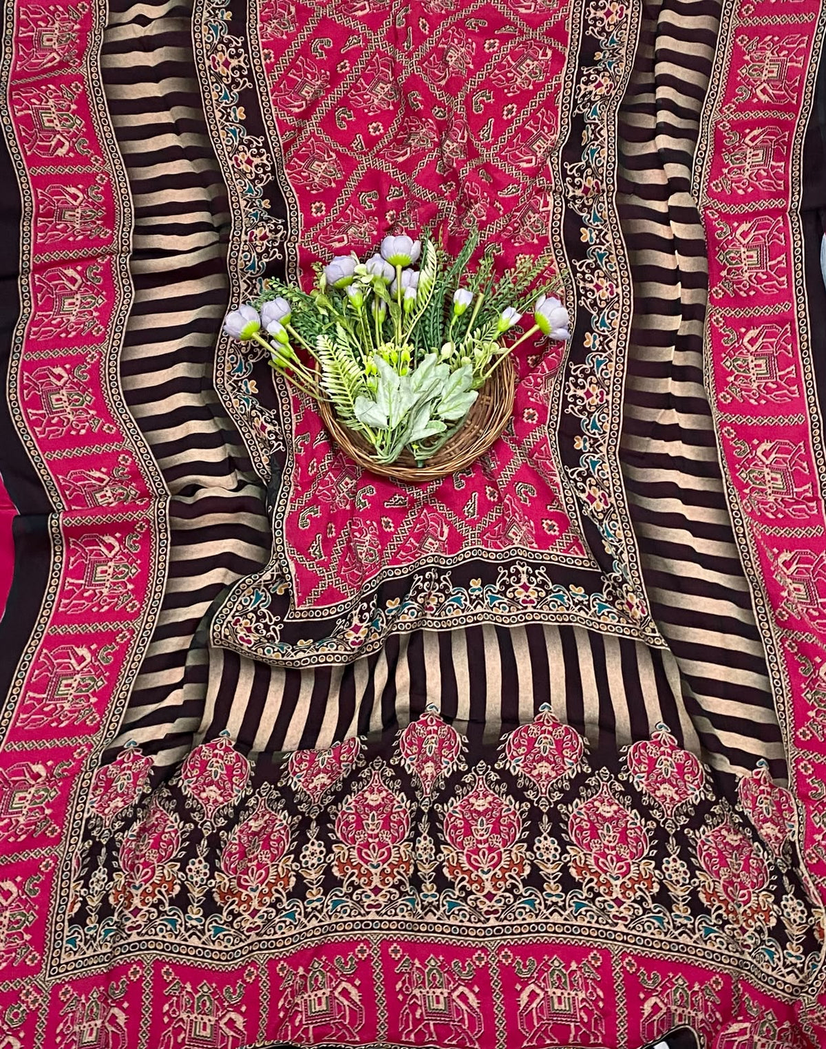 5E CREPE BLACK WITH MAJENTA SUIT FABRIC / CKC CREPE SUITS