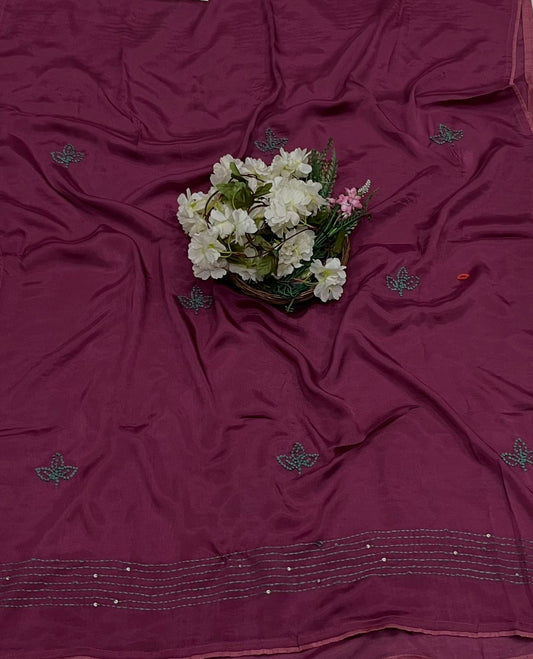 क्रेप गुलाबी सूट संग्रह / हाथ से पेंट किए गए सूट