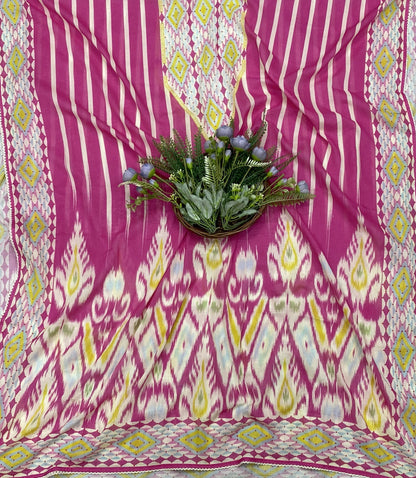 405B Cotton Cream With Megenta Suit Fabric / CKC Cotton Bazaar
