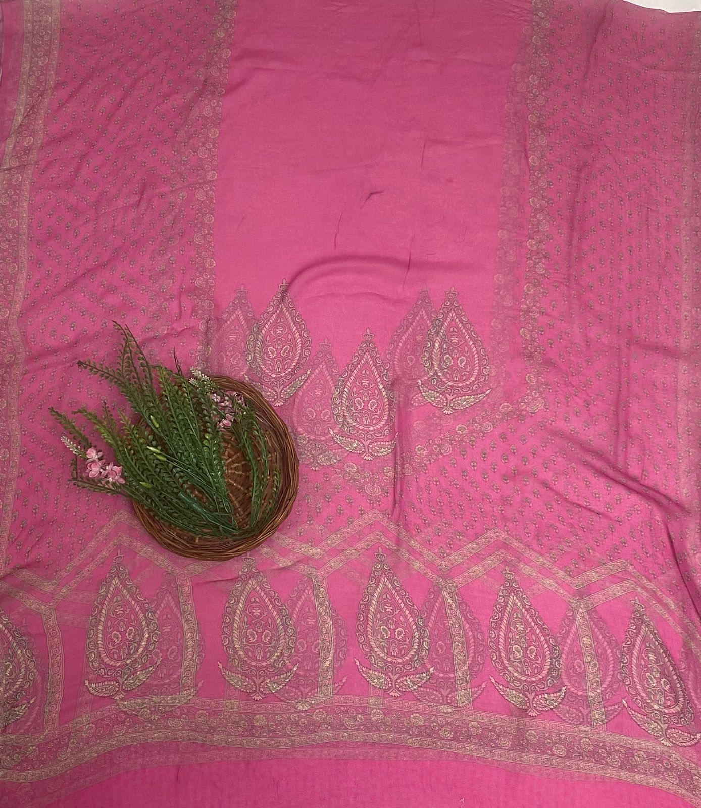 Crepe Pink Suit Fabric / Phoolon Ka Ghar