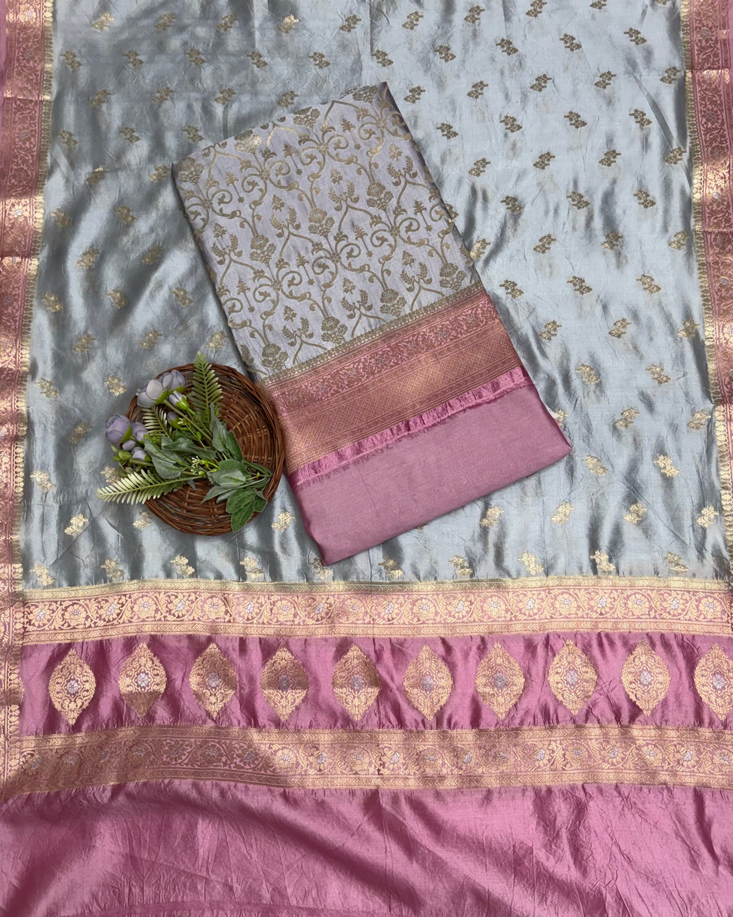 Pure Banarasi Silk Grey With Pink Suit Fabric / Banarasi Baithak