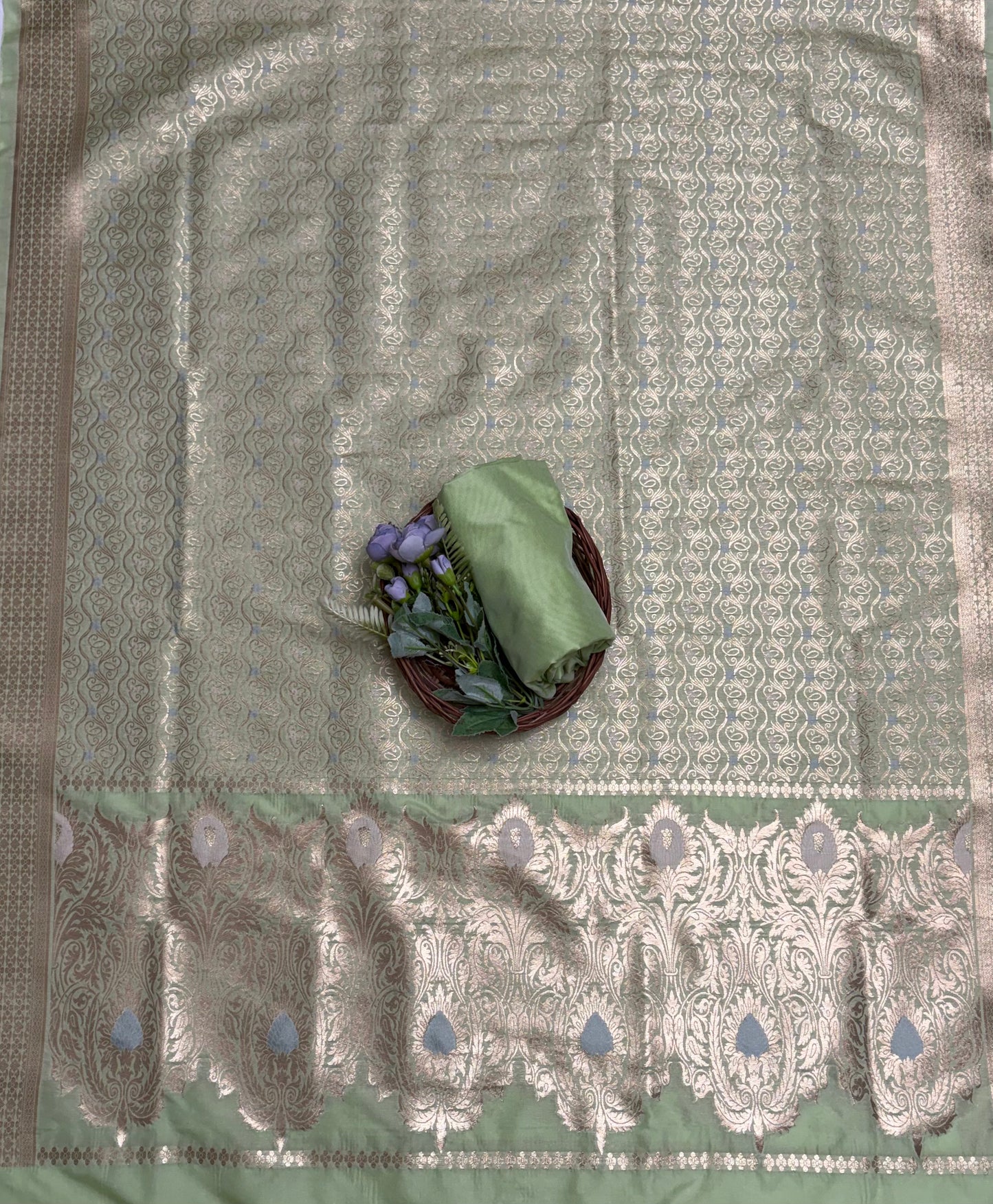 Banarasi Silk Green Suit Fabric / Banarasi Baithak