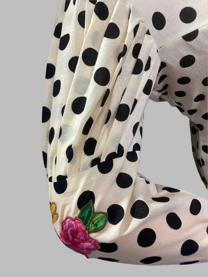 516A Cotton Cream With Black Stitched Suit / CKC Polka Petals