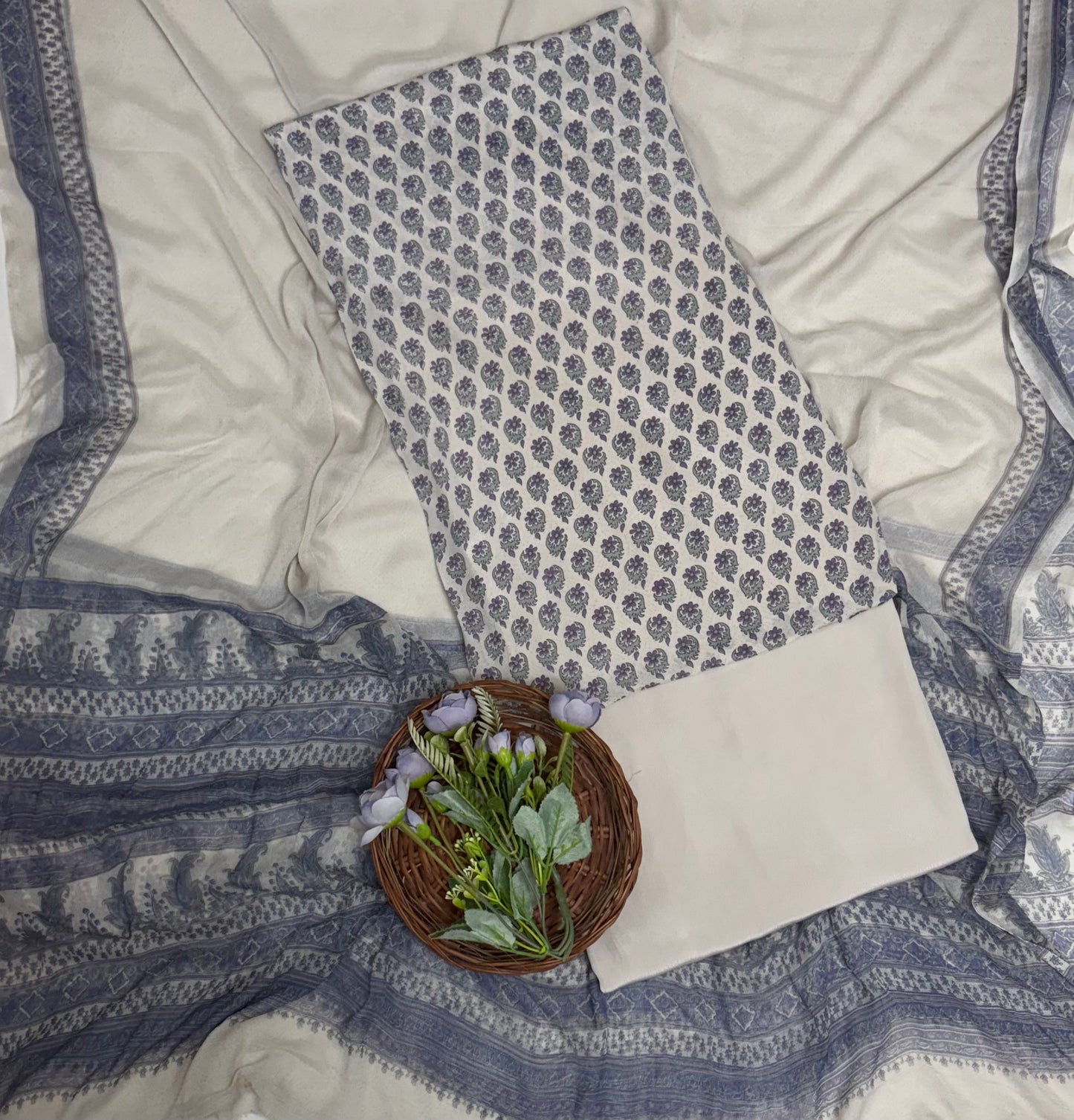 Crepe Light Grey Suit Fabric / Phoolon Ka Ghar