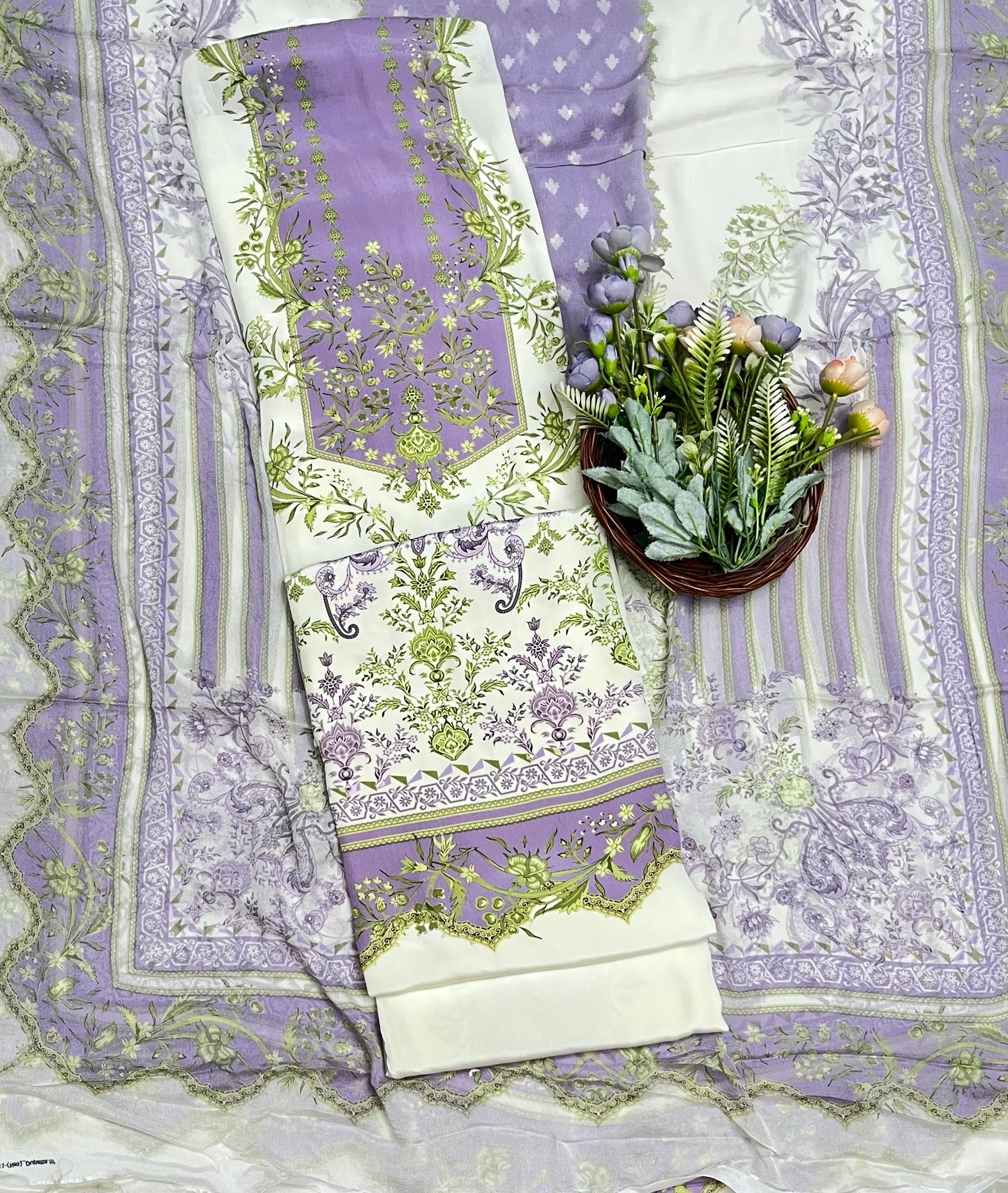 Ckc 418 Crepe White With Lilac Suit Fabric / CKC Crepe Suits