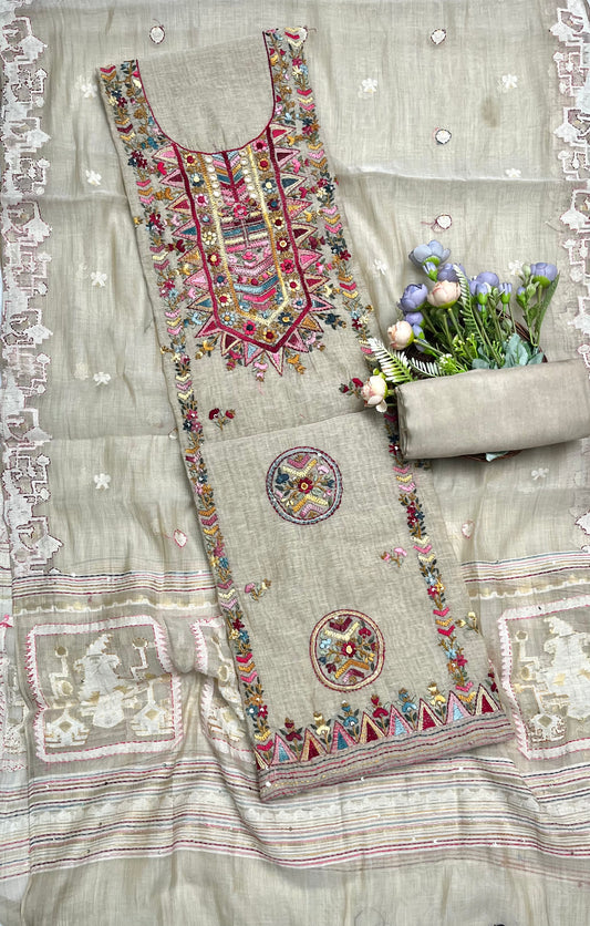 क्रेप गुलाबी सूट संग्रह / हाथ से पेंट किए गए सूट