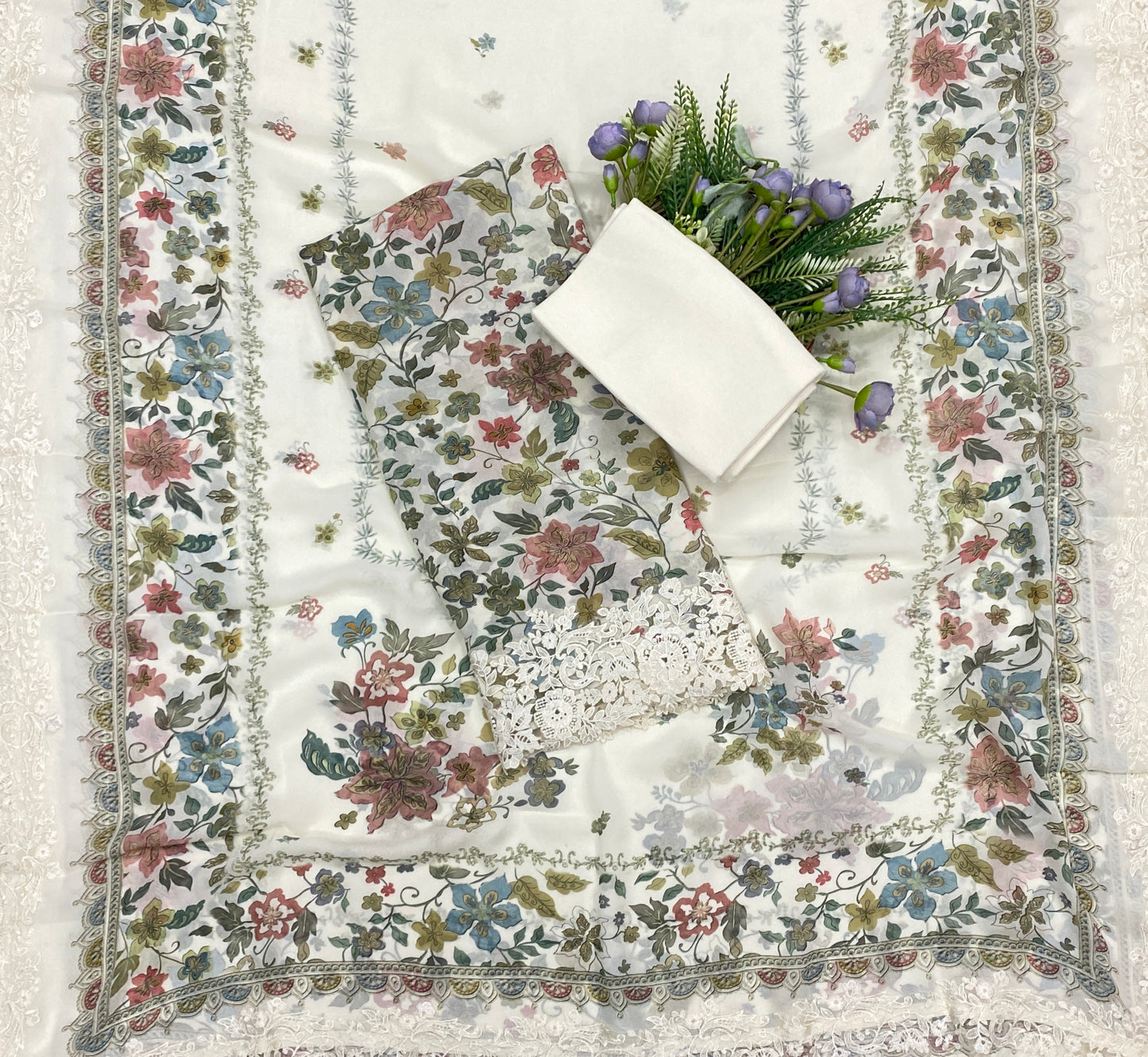 761B Georgette Off White Suit Fabric / CKC Georgette Suits