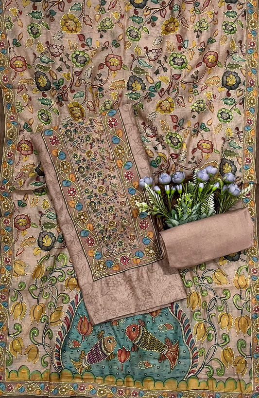 क्रेप गुलाबी सूट संग्रह / हाथ से पेंट किए गए सूट