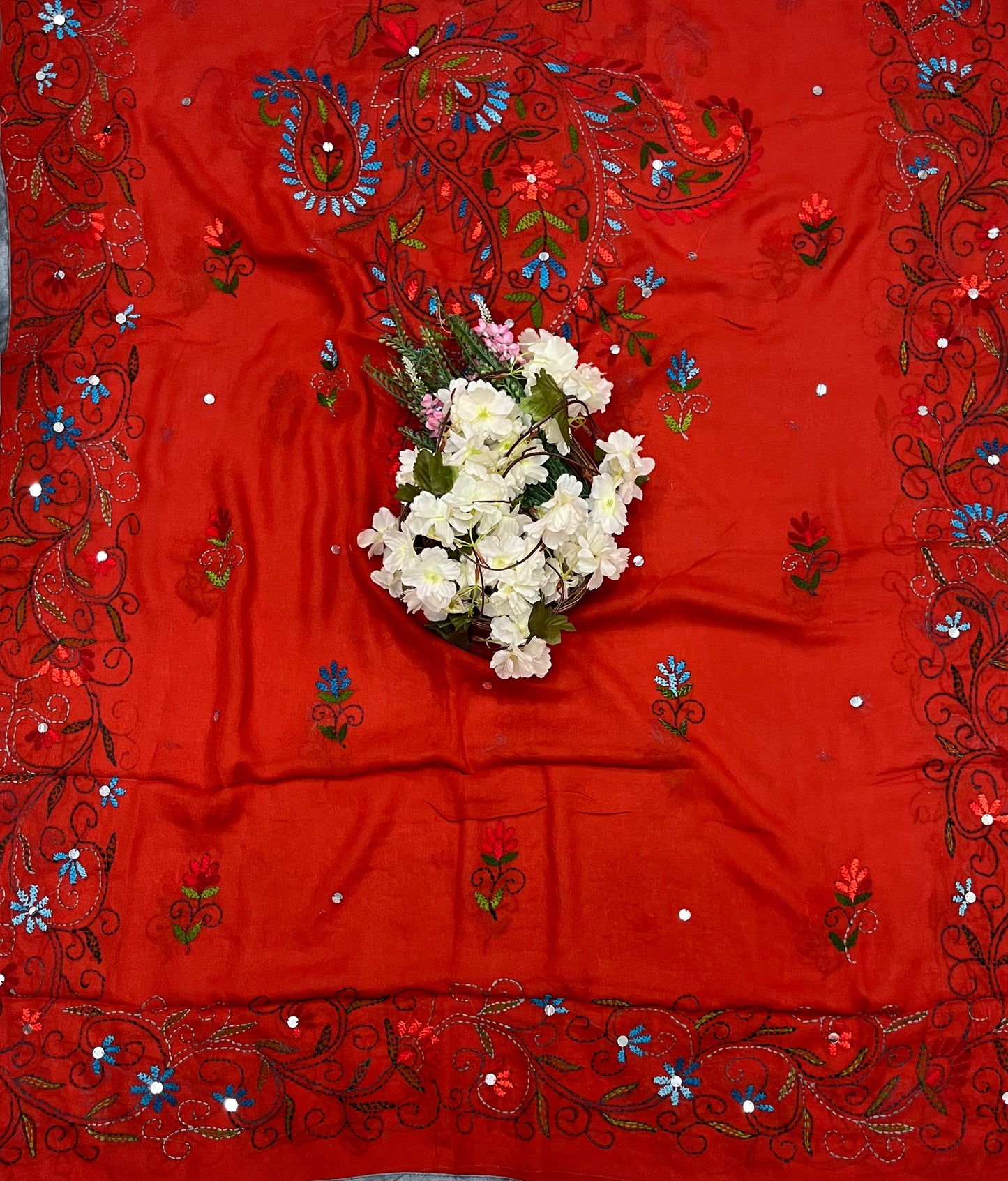 चिनॉन क्रेप ग्रे सूट फैब्रिक / फूलों का घर