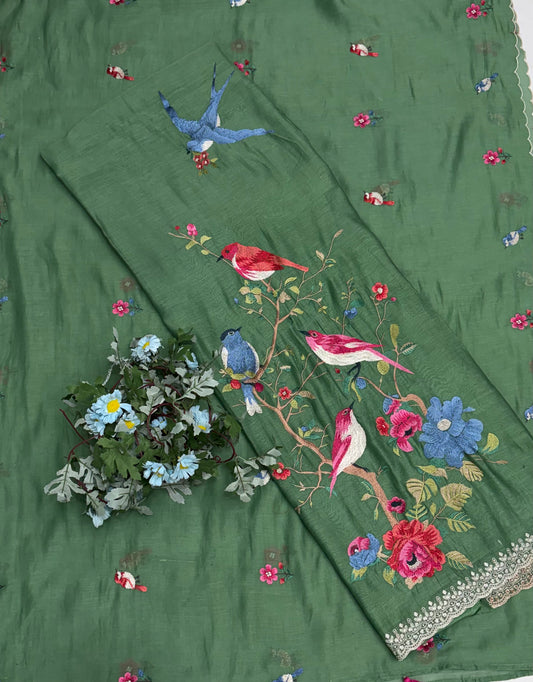 क्रेप गुलाबी सूट संग्रह / हाथ से पेंट किए गए सूट