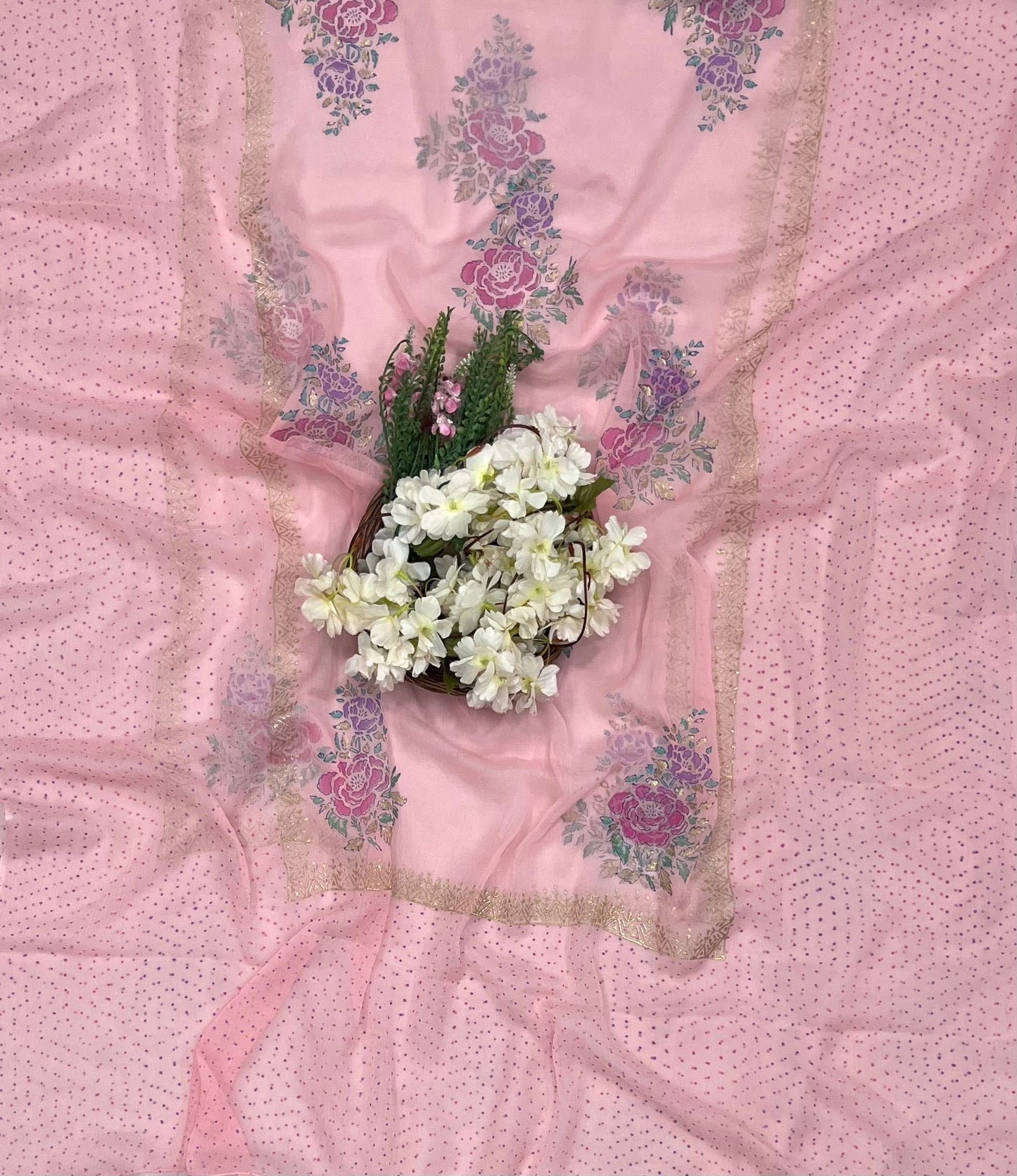 चिनॉन क्रेप ग्रे सूट फैब्रिक / फूलों का घर