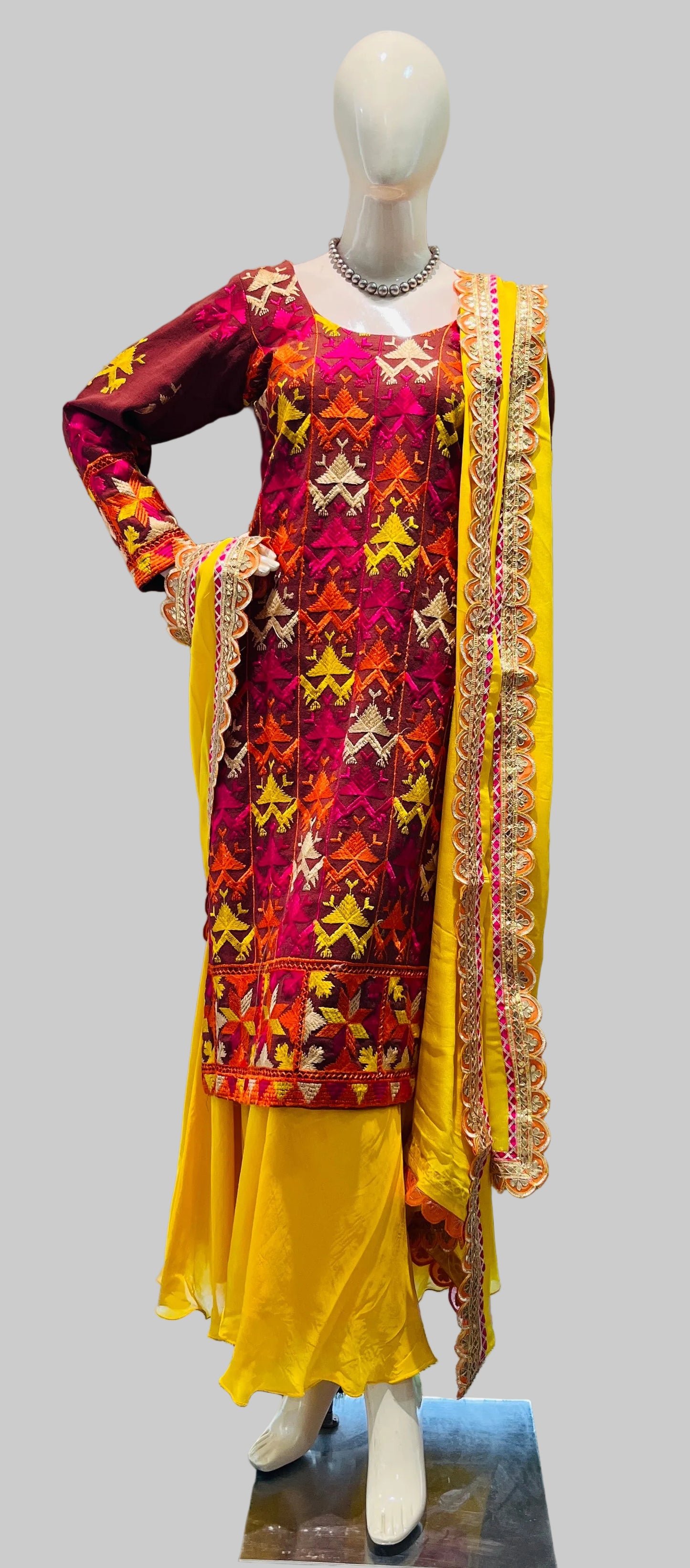 सेल्फ शिमर बेज सूट फ़ैब्रिक / समर एलिगेंस
