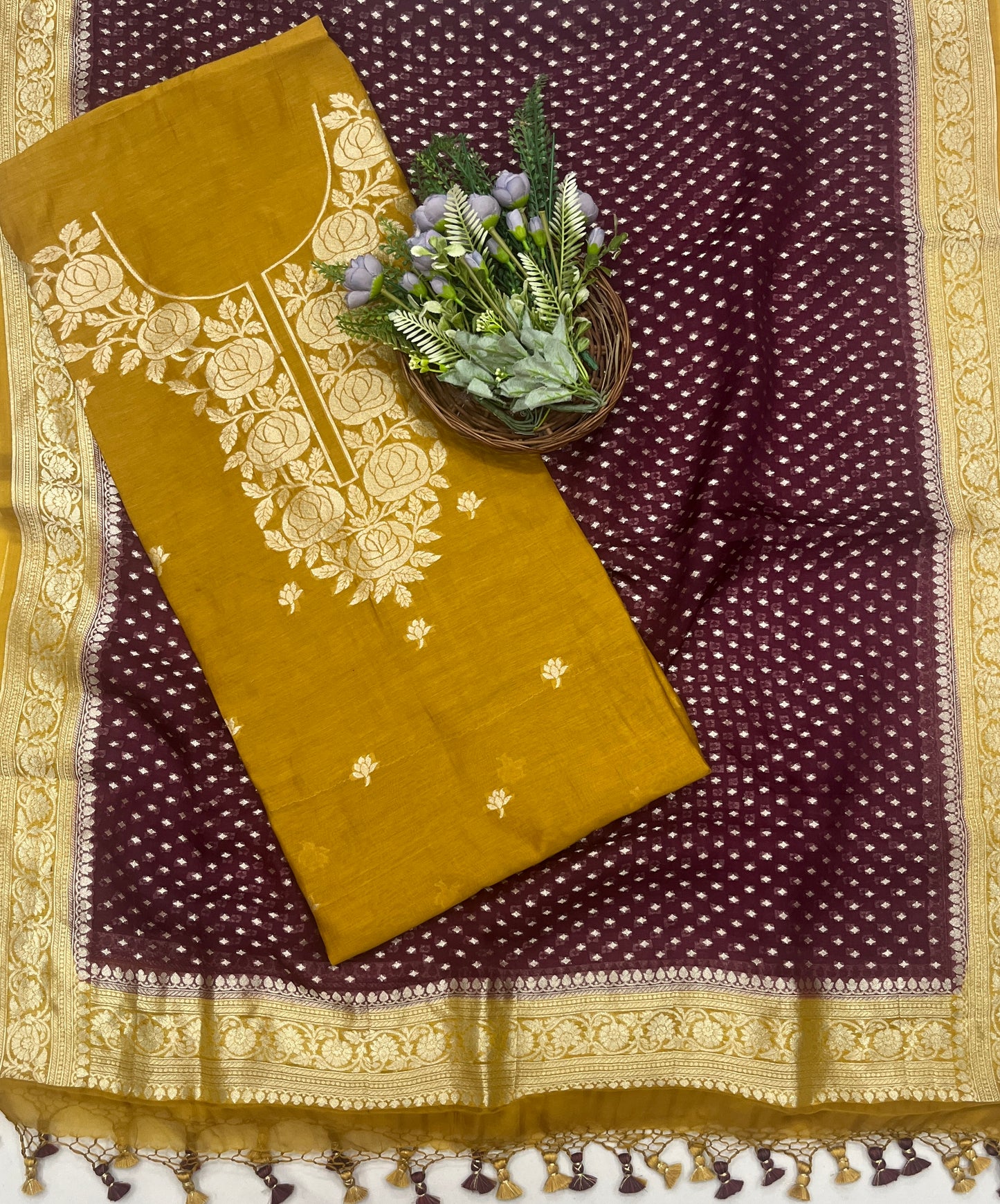 289C Pure Mul Cotton Dark Green With Red Suit Fabric / CKC Mul Cotton