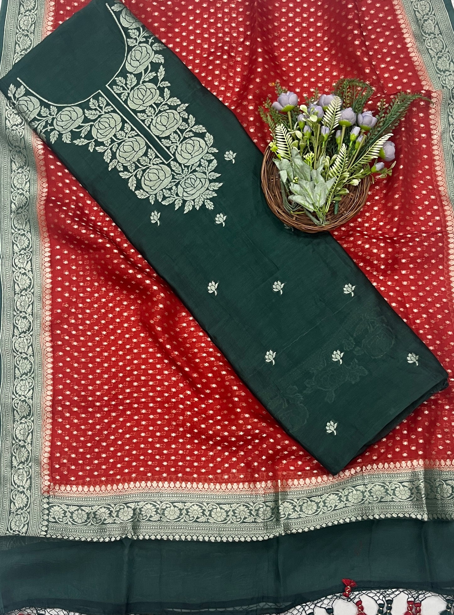 287C Pure Mul Cotton Dark Green With Red Suit Fabric / CKC Mul Cotton