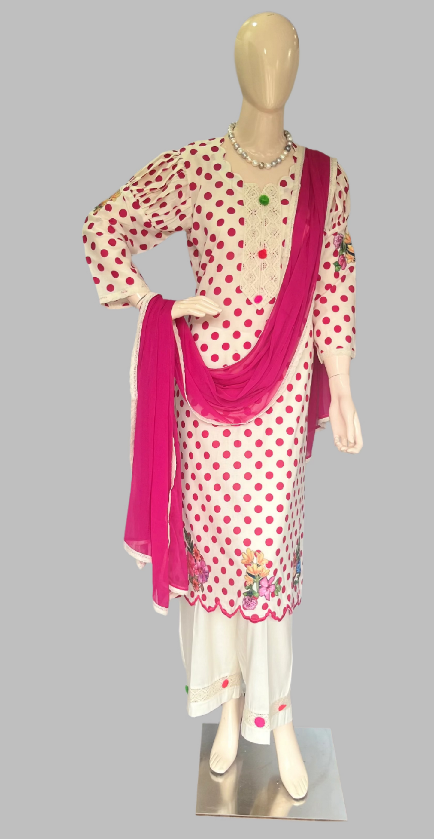 Cotton Cream With Majenta Stitched Suit / Polka Petals