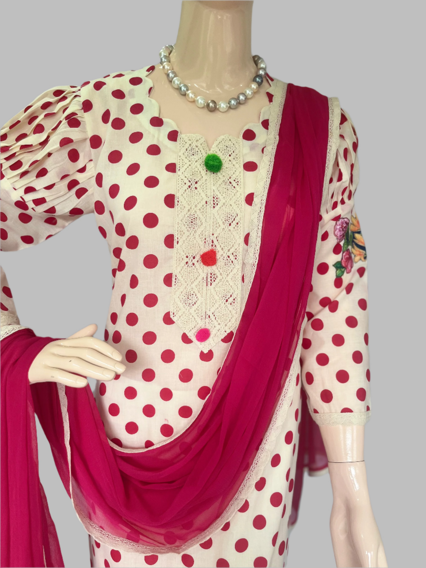 Cotton Cream With Majenta Stitched Suit / Polka Petals