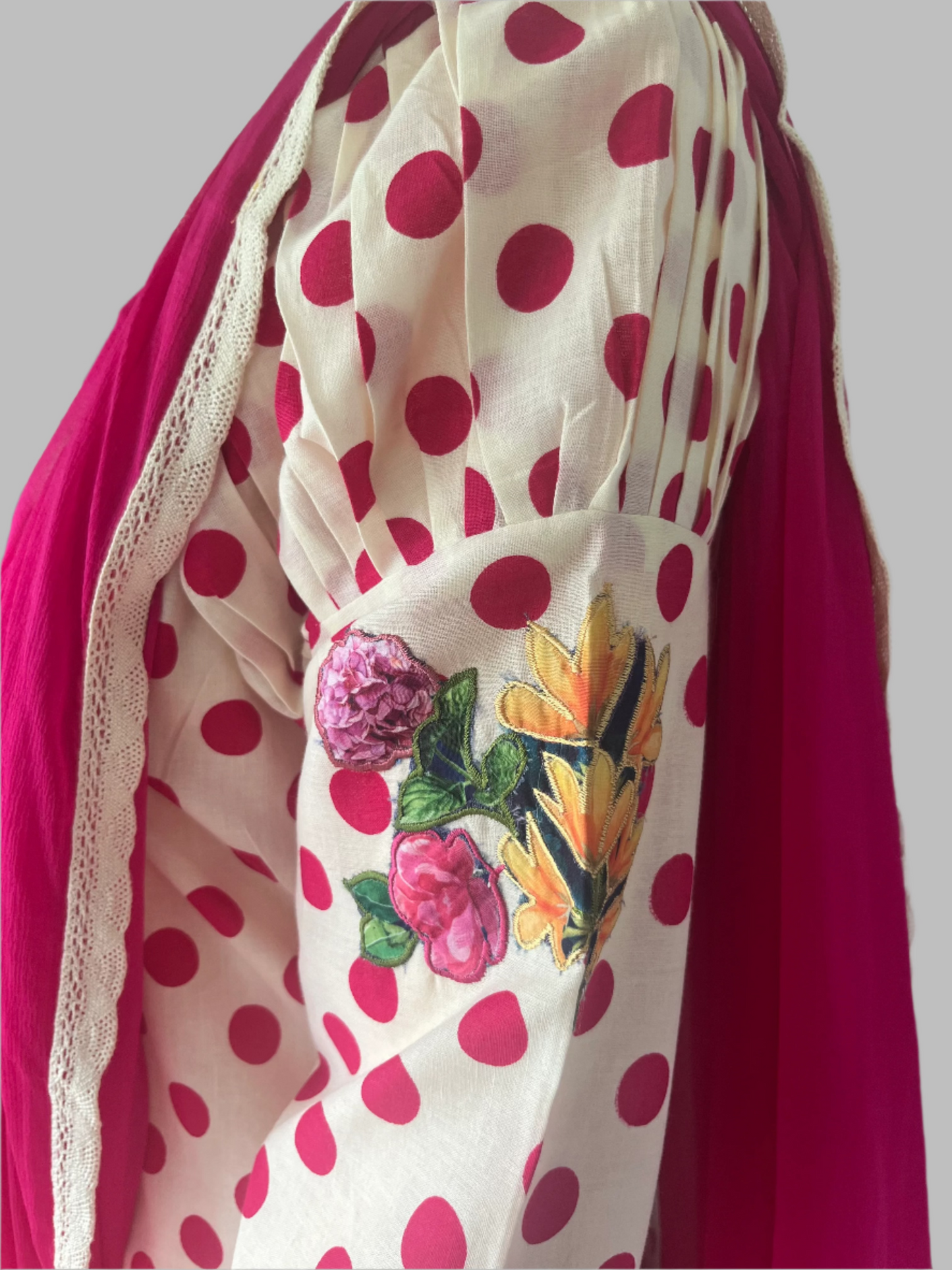 Cotton Cream With Majenta Stitched Suit / Polka Petals