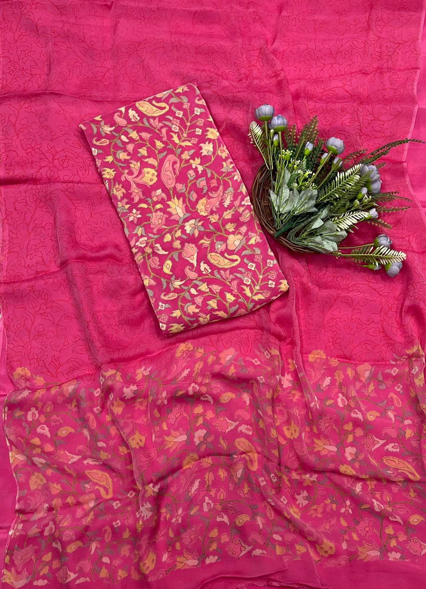 470A Crepe Pink Suit Fabric / CKC Crepe Suits