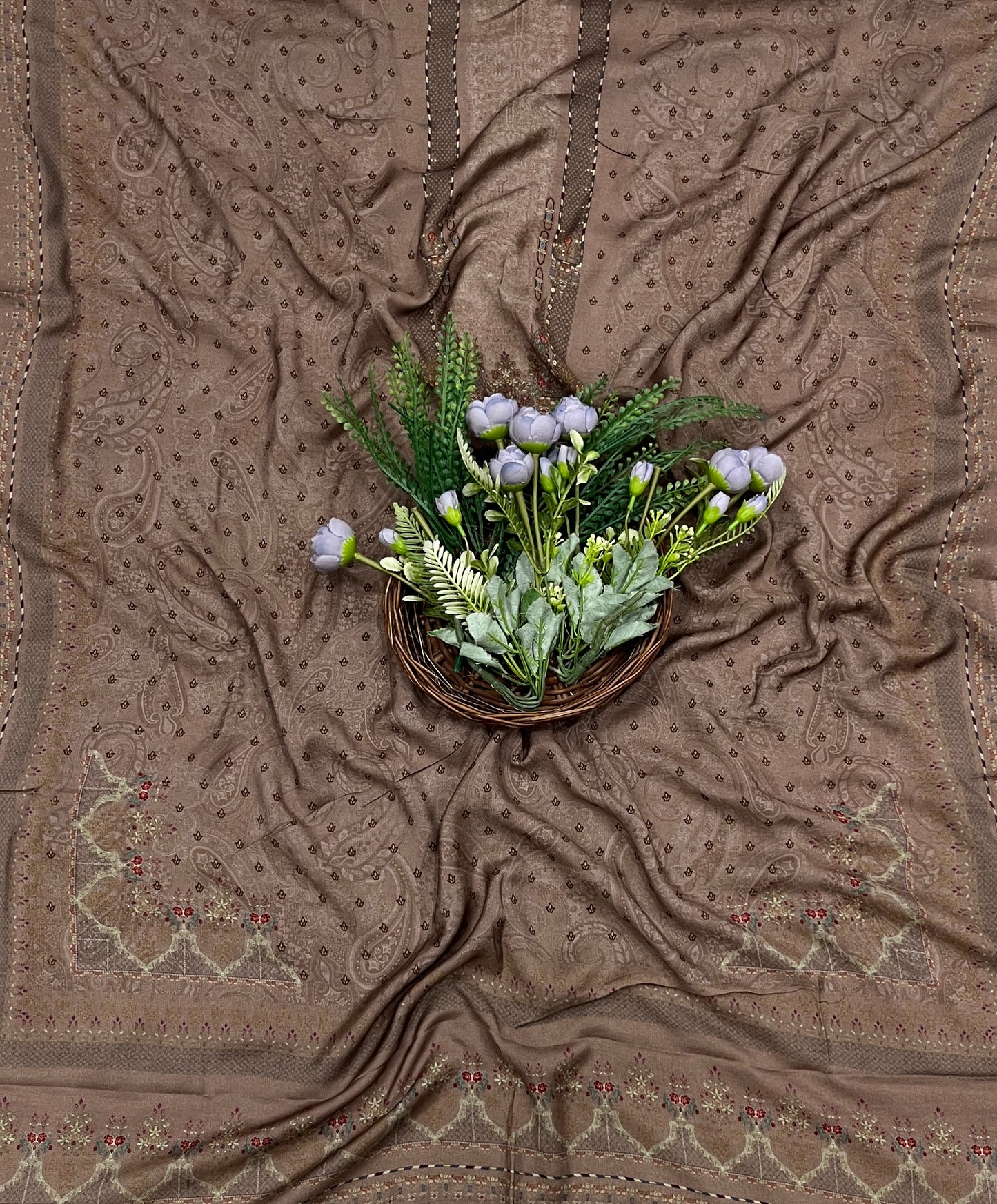 क्रेप गुलाबी सूट संग्रह / हाथ से पेंट किए गए सूट