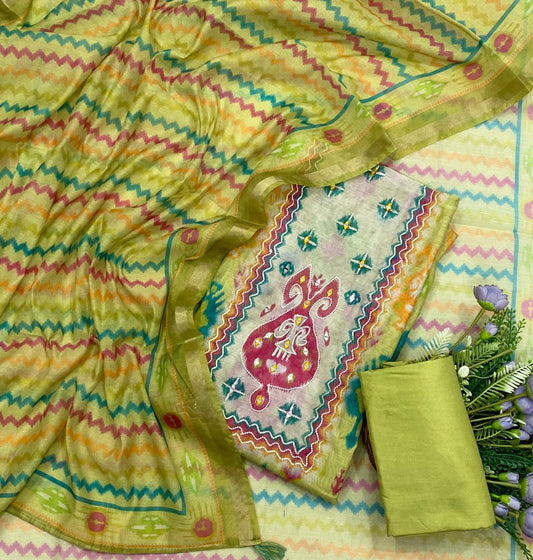 808D MAHESHWARI CREAM WITH PARROT GREEN SUIT FABRIC / CKC MAHESHWARI SUITS