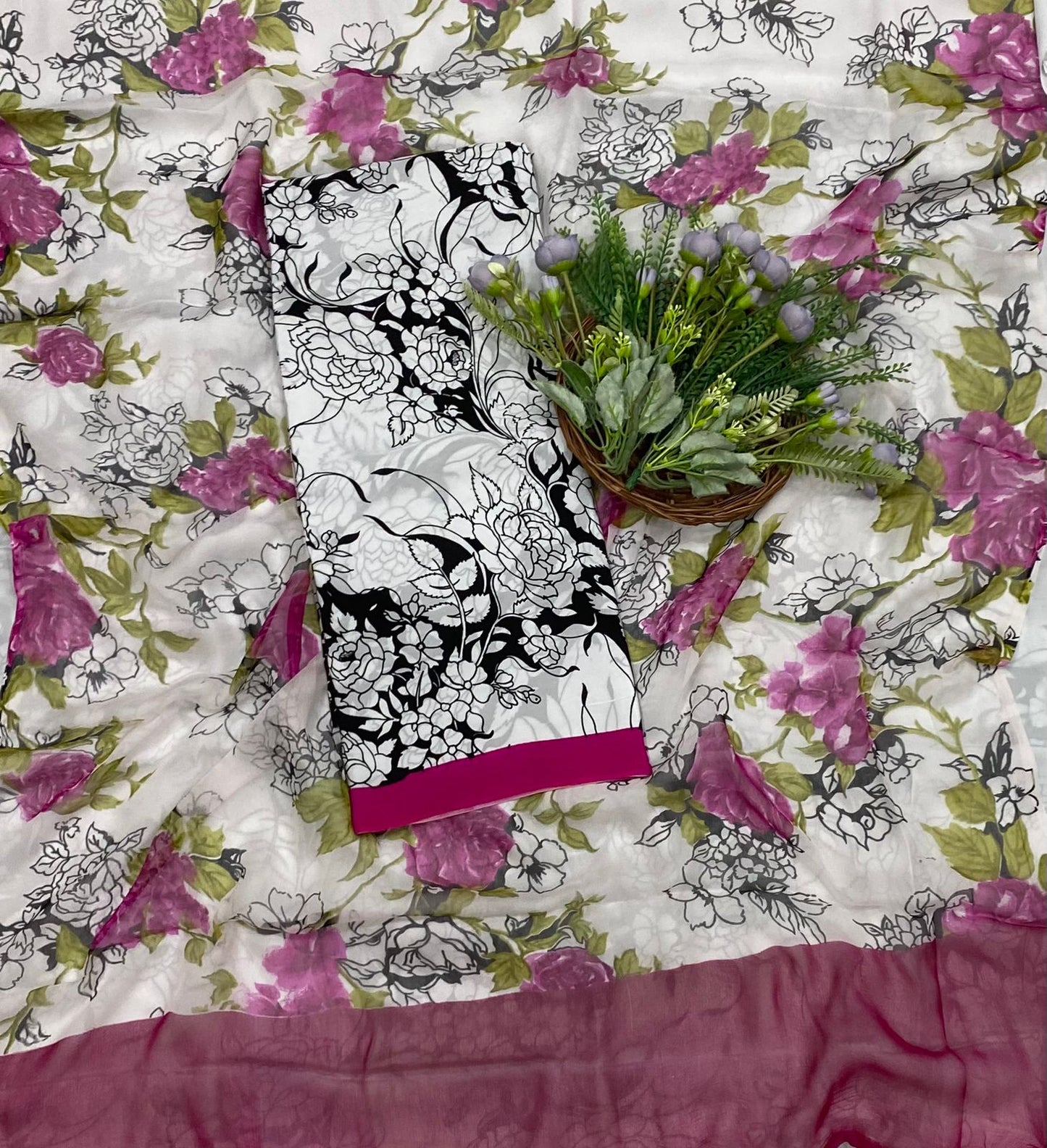 117B Crepe Magenta Suit Fabric / CKC Crepe Suits