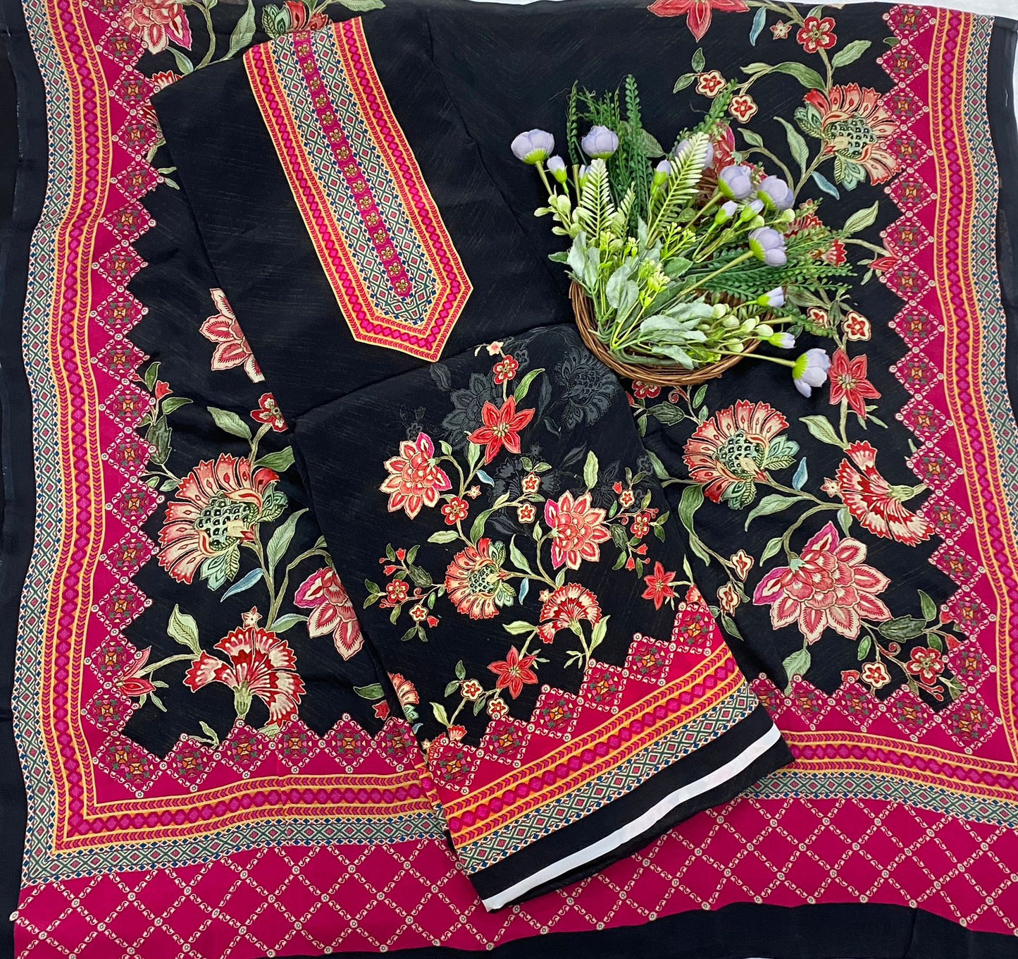 552B Crepe Black Suit Fabric / Phoolon Ka Ghar