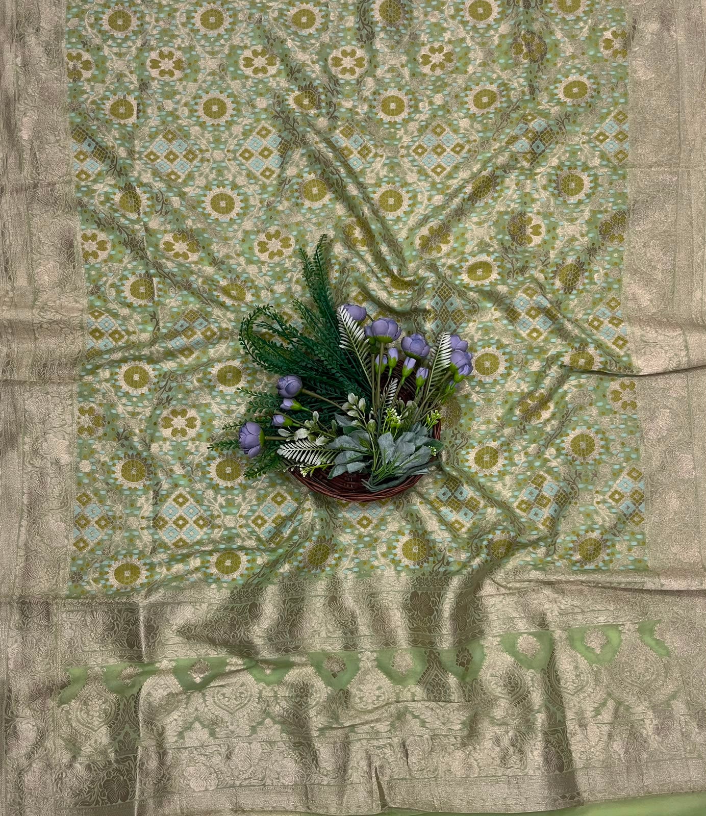 228C Banarasi Georgette Green Suit Fabric / CKC Banarasi Edit