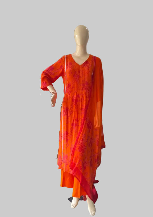 सेल्फ शिमर बेज सूट फ़ैब्रिक / समर एलिगेंस