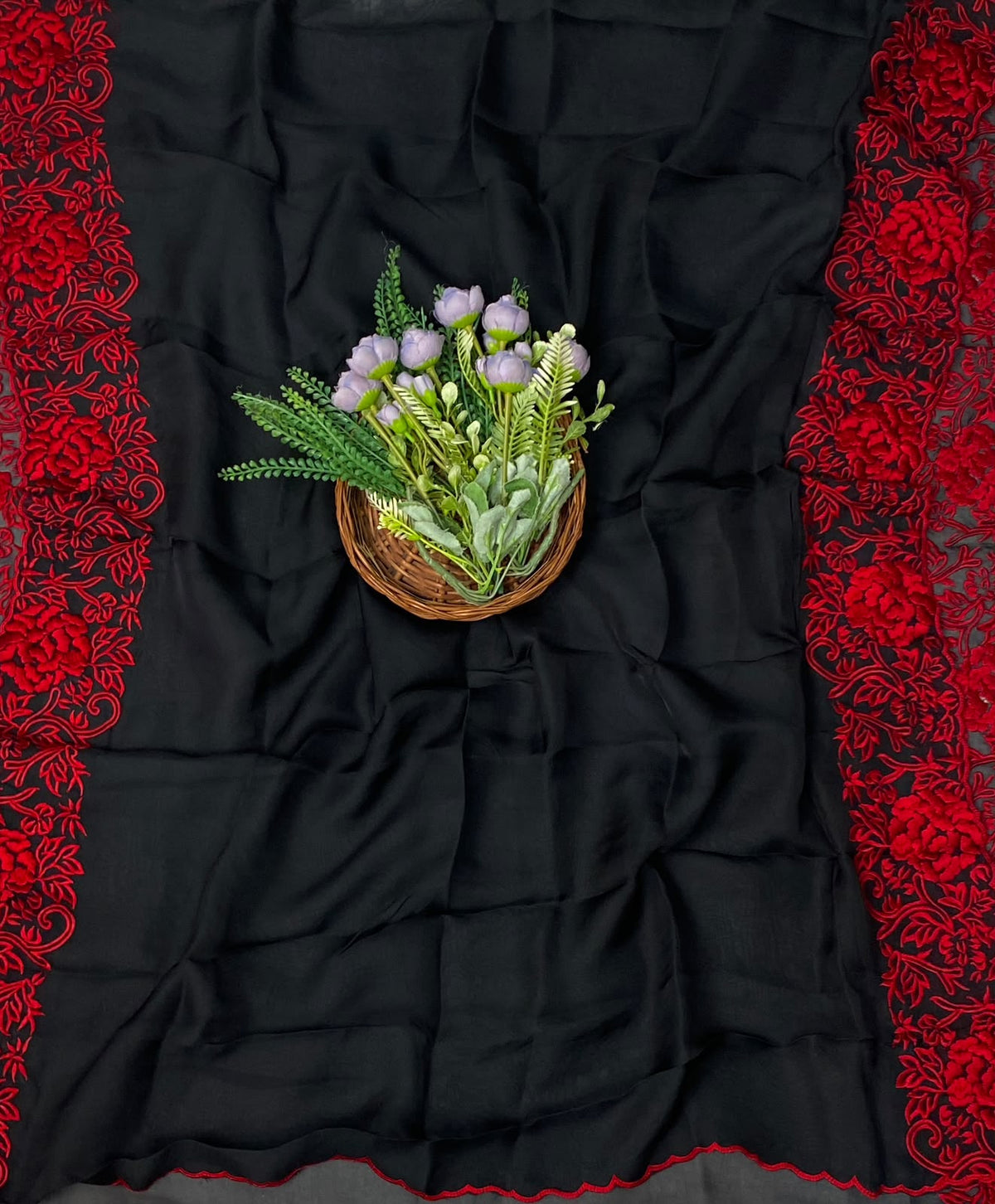 क्रेप गुलाबी सूट संग्रह / हाथ से पेंट किए गए सूट