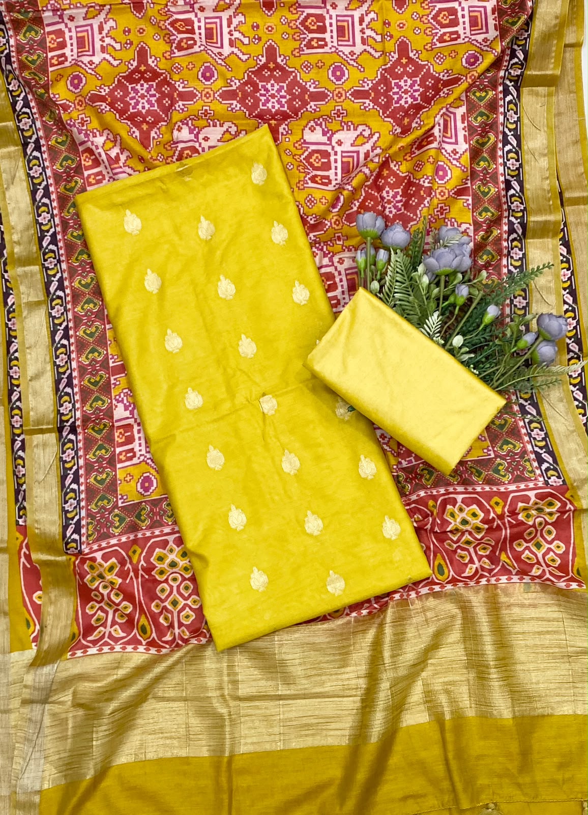 384D Banarasi Silk Yellow Suit Fabric / CKC Banarasi Edit