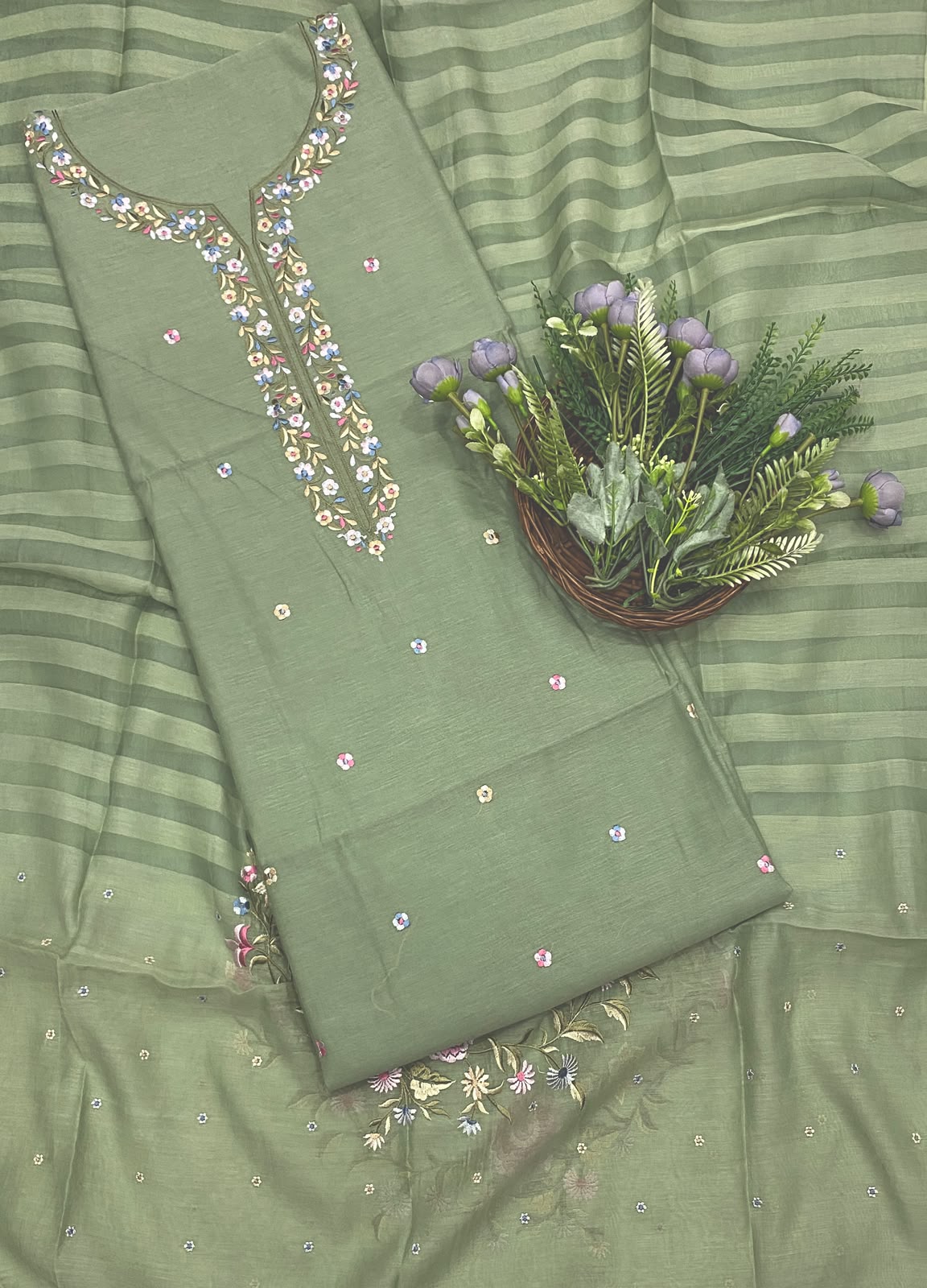 427D Pure Mul Cotton Green Suit Fabric / CKC Mul Cotton