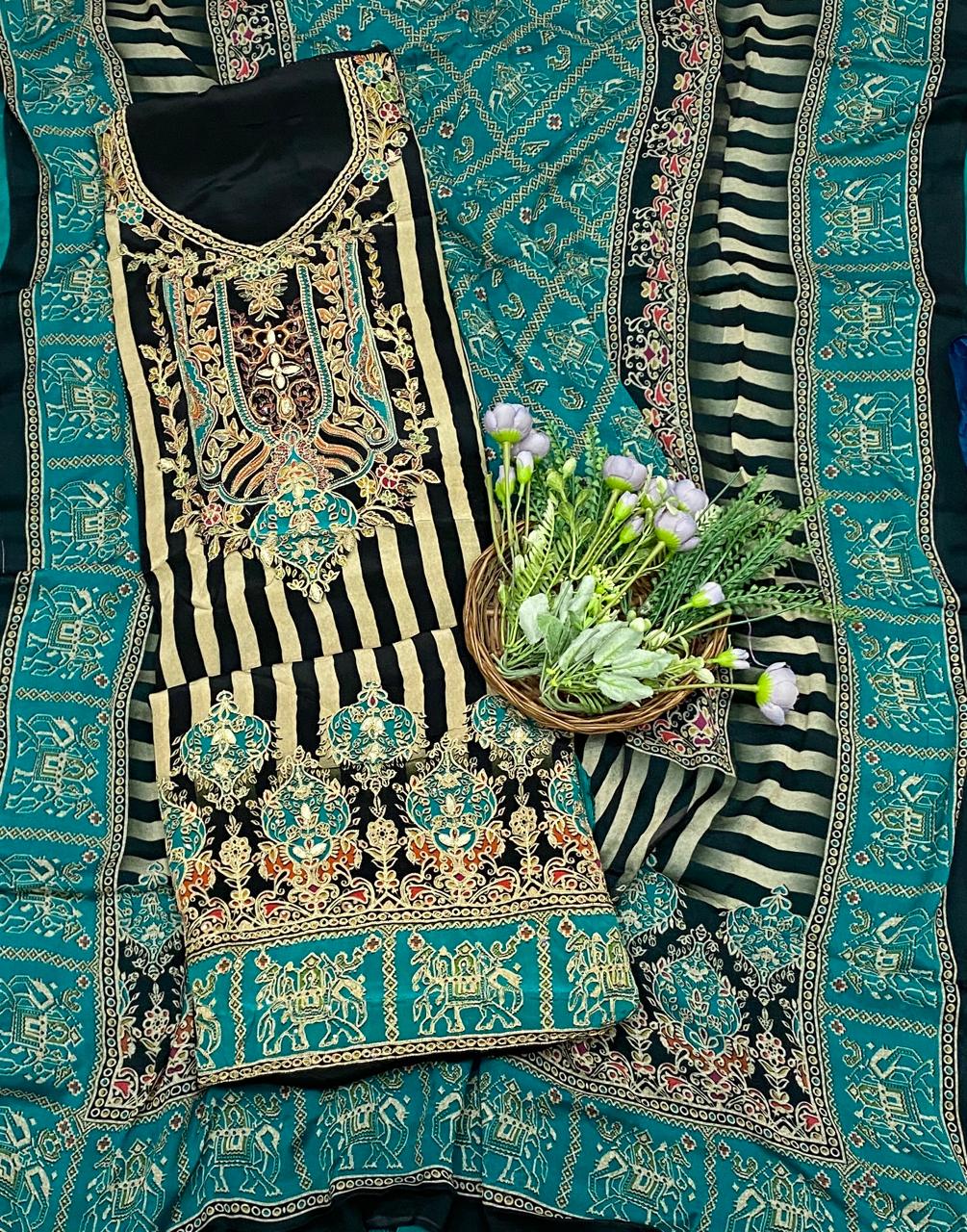 6E CREPE BLACK WITH BLUE SUIT FABRIC / CKC CREPE SUITS