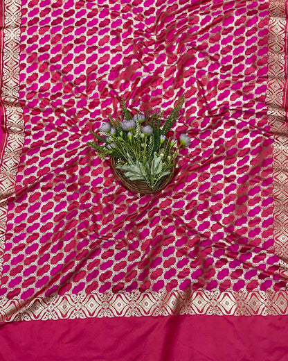 652C Banarasi Silk Majenta Suit Fabric / CKC Banarasi Edit