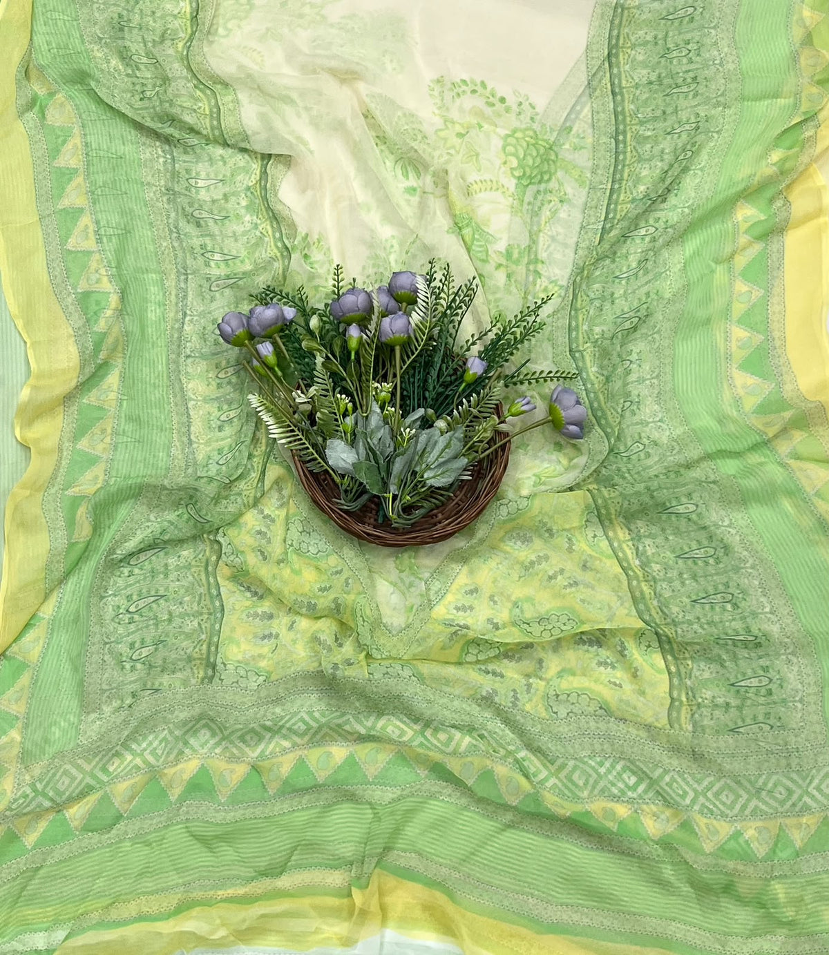 823D CREPE PARROT GREEN SUIT FABRIC / CKC CREPE SUITS